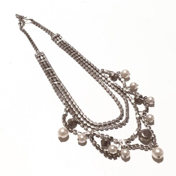 Vintage Rhinestone and Faux Pearl Silver Tone Bib Necklace - Picture 7 of 8